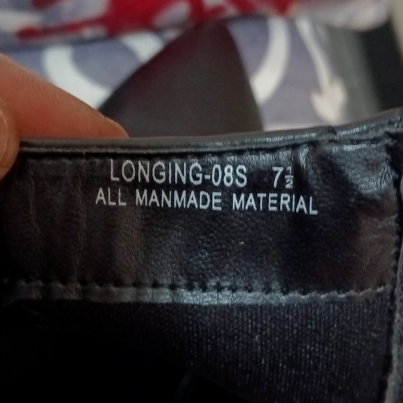 Bamboo 7.5 Black Booties - Picture 5 of 7